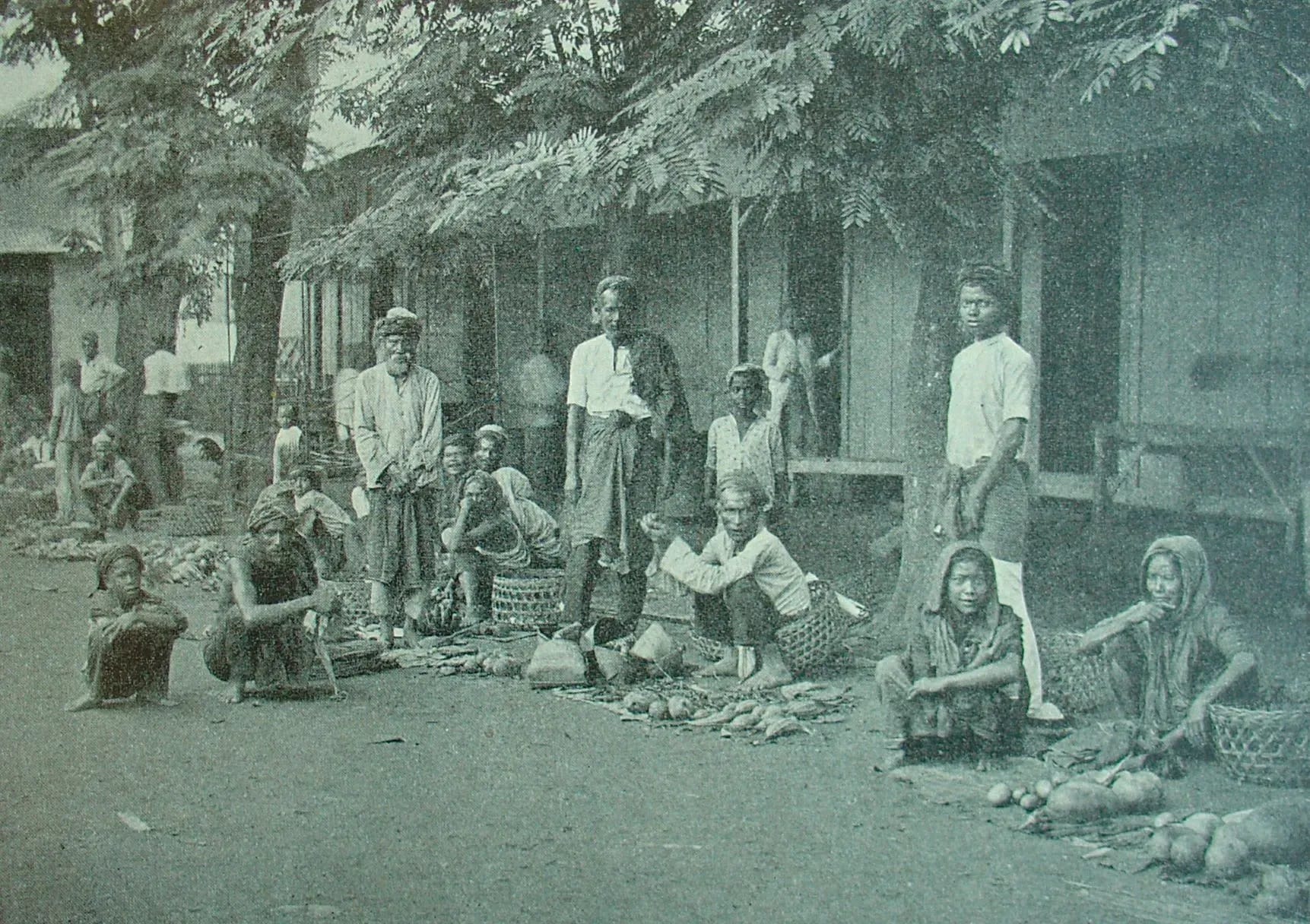 Note the relative ease of gender intermixing in this late-19th century photo. Photo reproduced from C. Snouck Hurgronje. 1906. The Atjehnese. All rights reserved, Lee Kong Chian Reference Library Collection, 2008.